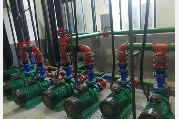 大型冷水機組水泵