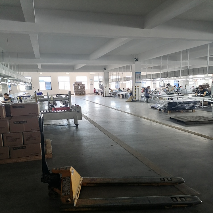 車(chē)間安裝中央空調(diào)系統(tǒng)