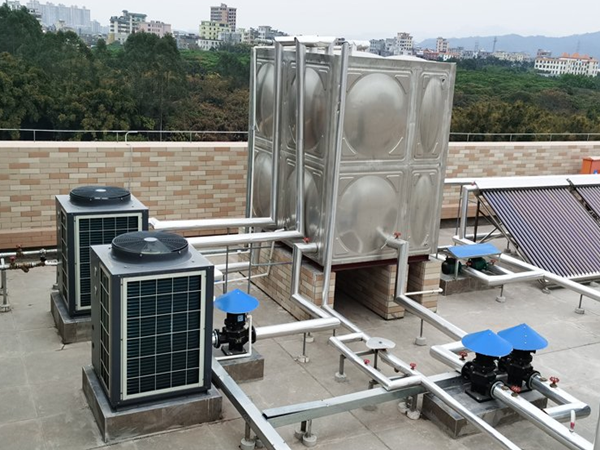 實拍圖-空氣能熱水工程現場