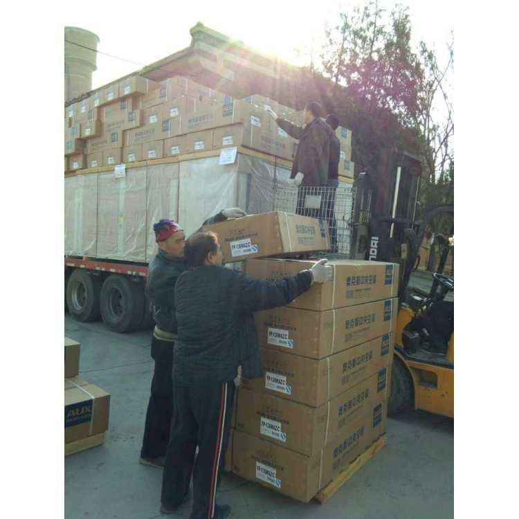 奧克斯中央空調(diào)裝貨