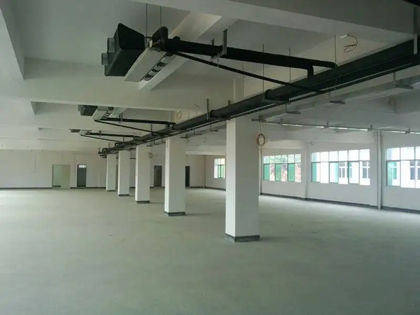 真實拍攝:車間中央空調(diào)安裝實景 真實拍攝:車間中央空調(diào)安裝實景